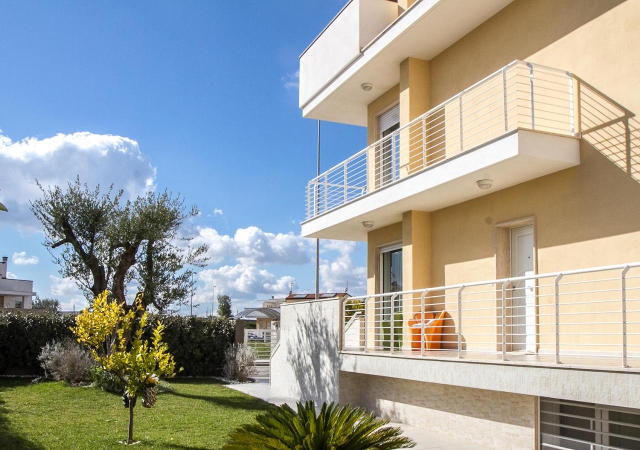B&B Alla Niviera Adelfia Buitenkant foto